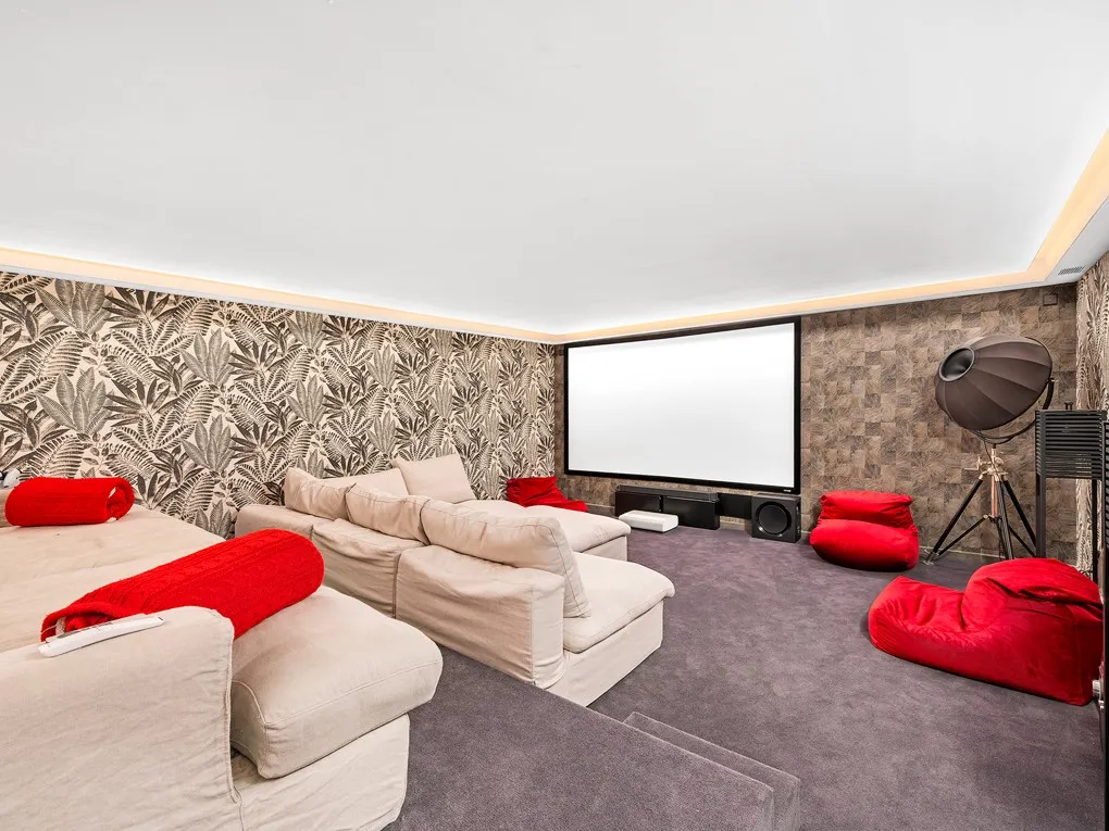 Luxe villa direct aan de golfbaan-18