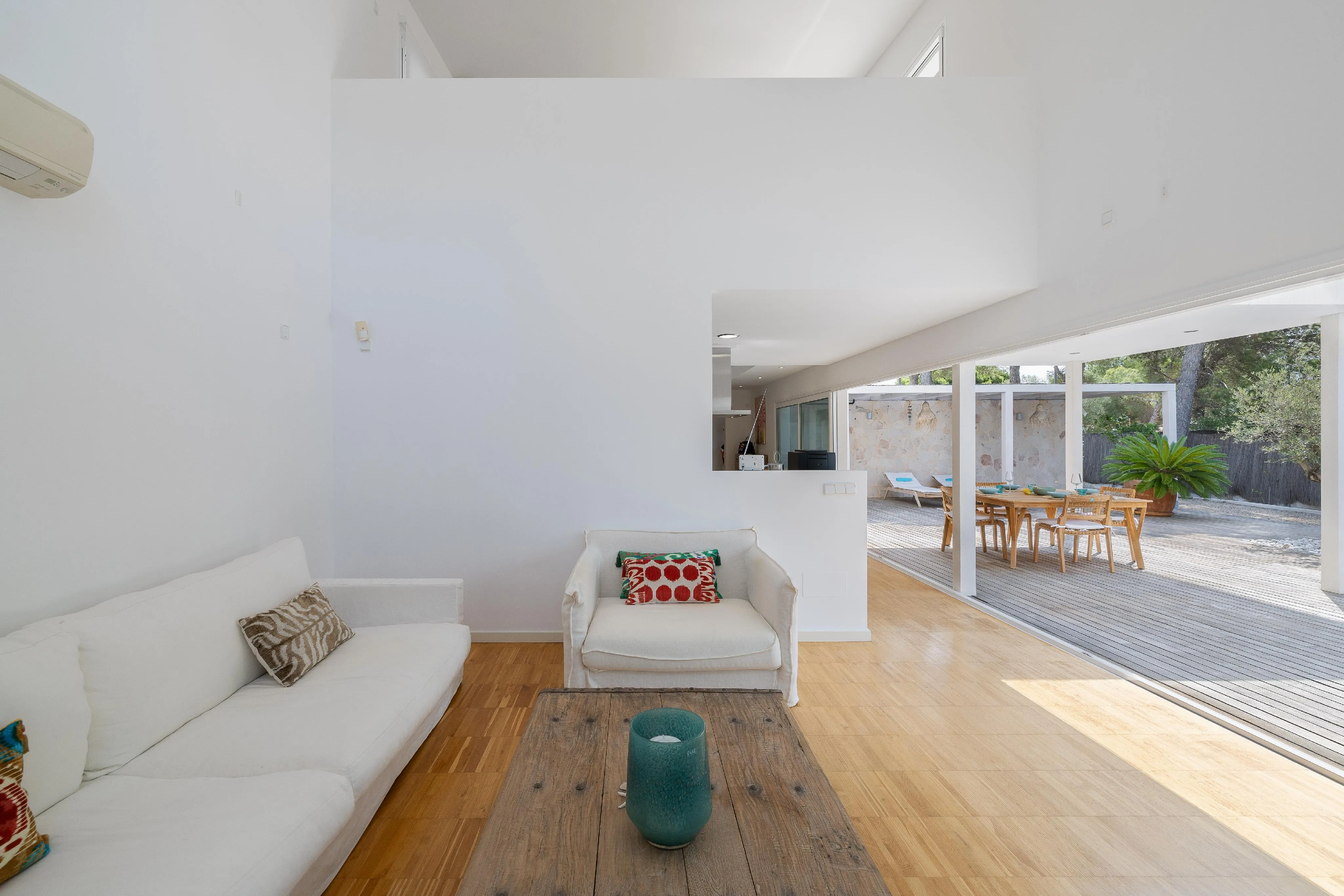 Modern villa with contemporary design and big plot-8