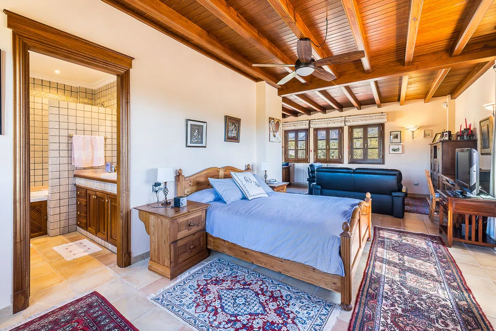 Incantevole finca in posizione tranquilla ad Alaró-10