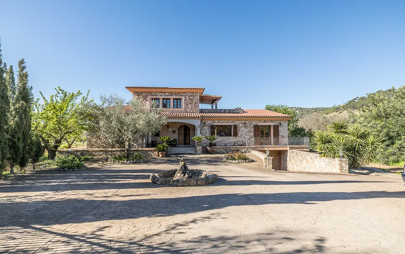 Charmig finca på ett lugnt läge i Alaró