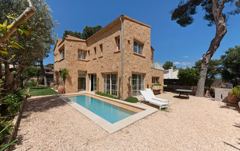 Cozy Mediterranean house