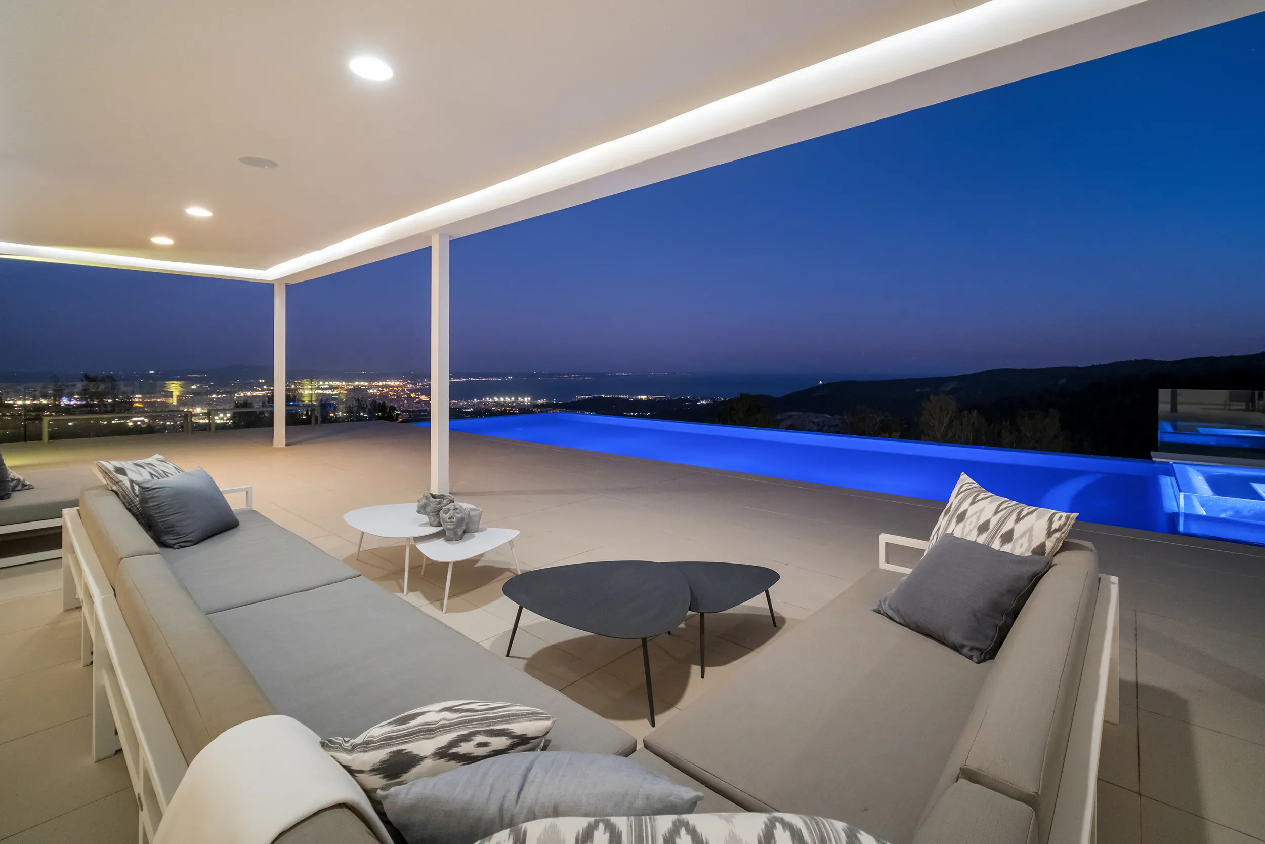 Excepcional villa con vistas al mar en Son Vida-24