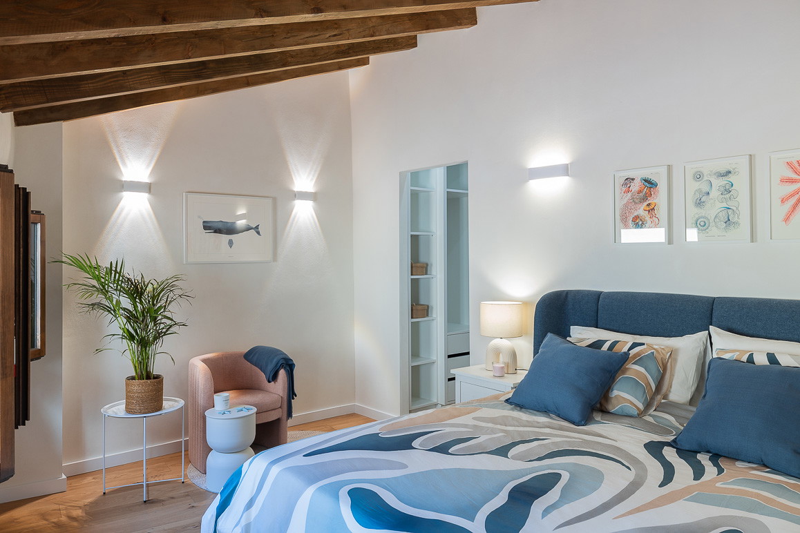 Duplex penthouse with separate guest apartment in a pedestrian zone-10