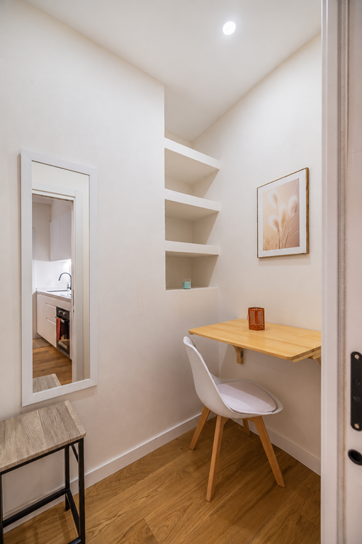 Duplex penthouse with separate guest apartment in a pedestrian zone-19