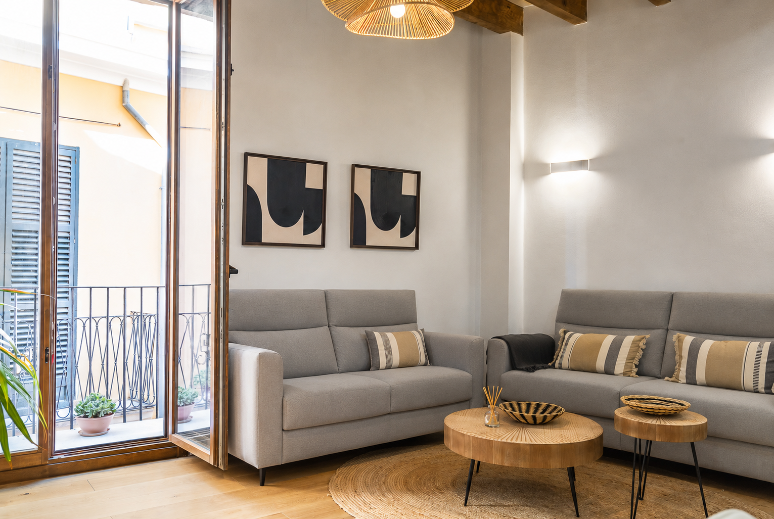 Duplex penthouse with separate guest apartment in a pedestrian zone-5