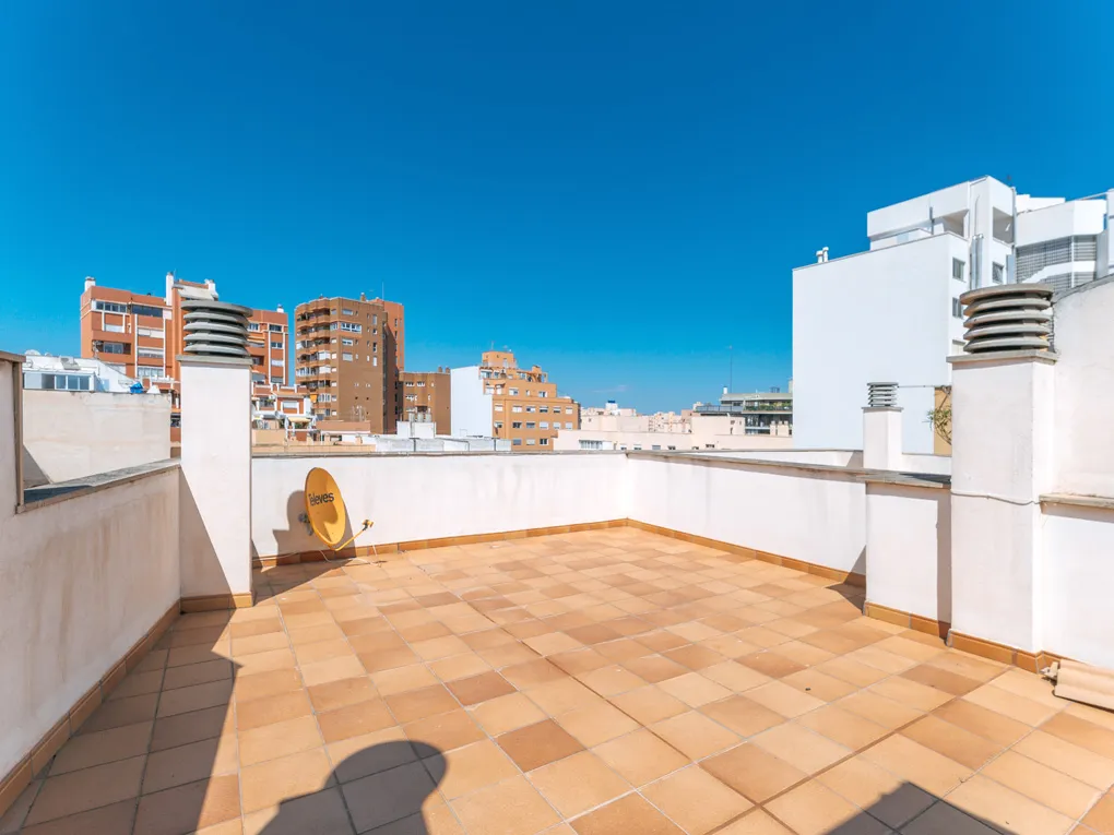 Duplex penthouse with sea view terraces-13