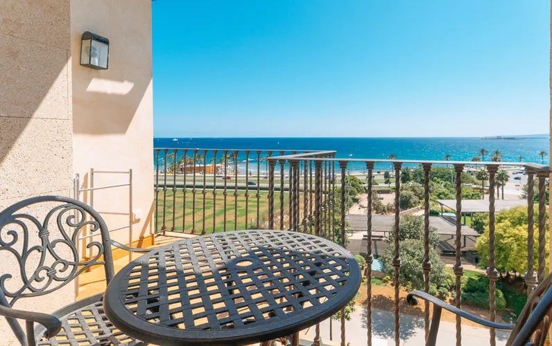 Duplex penthouse with sea view terraces