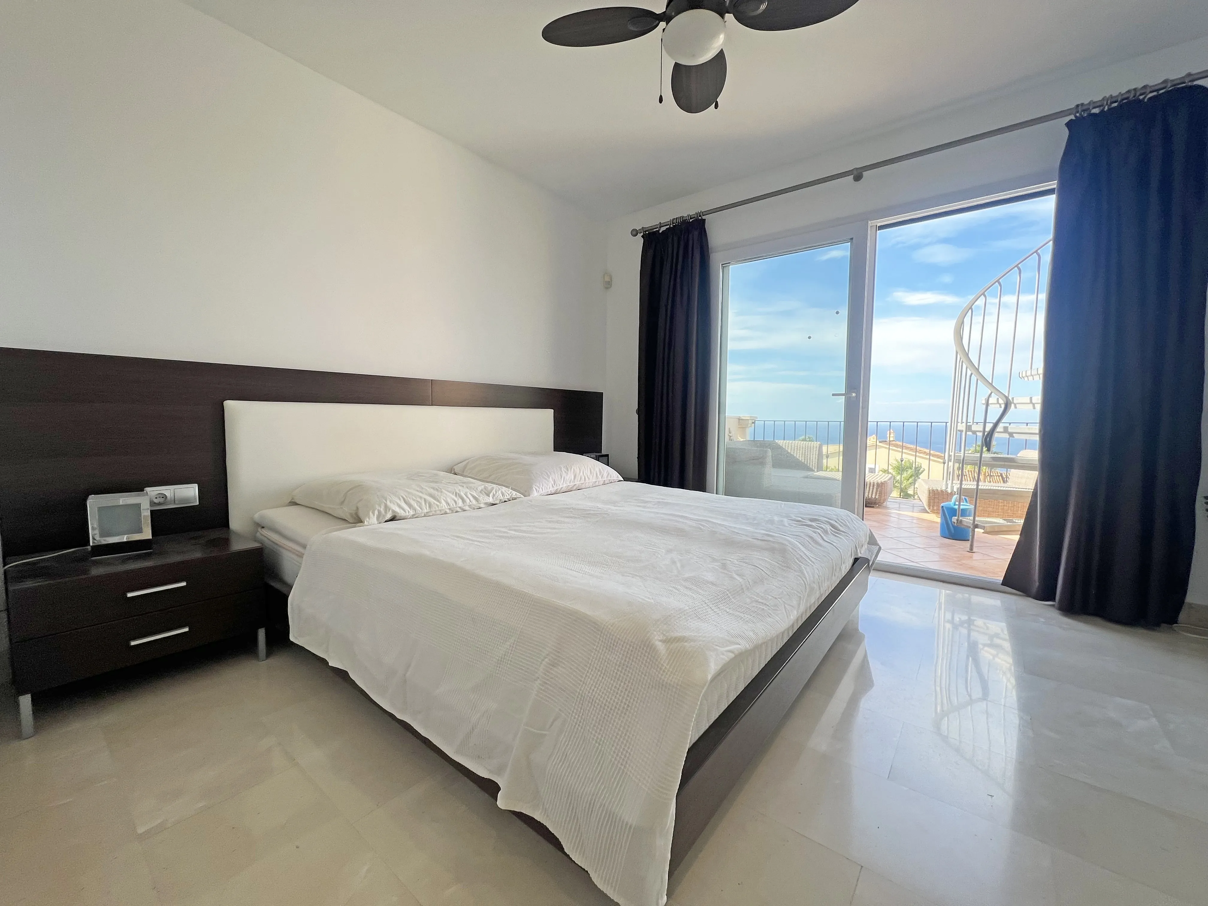 Small semi-detached house with sea view in Tolleric-9