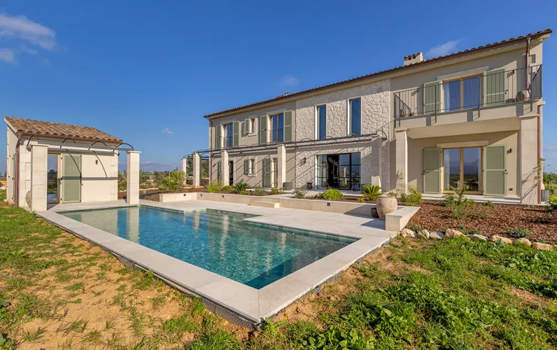 Authentic luxurious finca between vineyards and mountains close to Binissalem