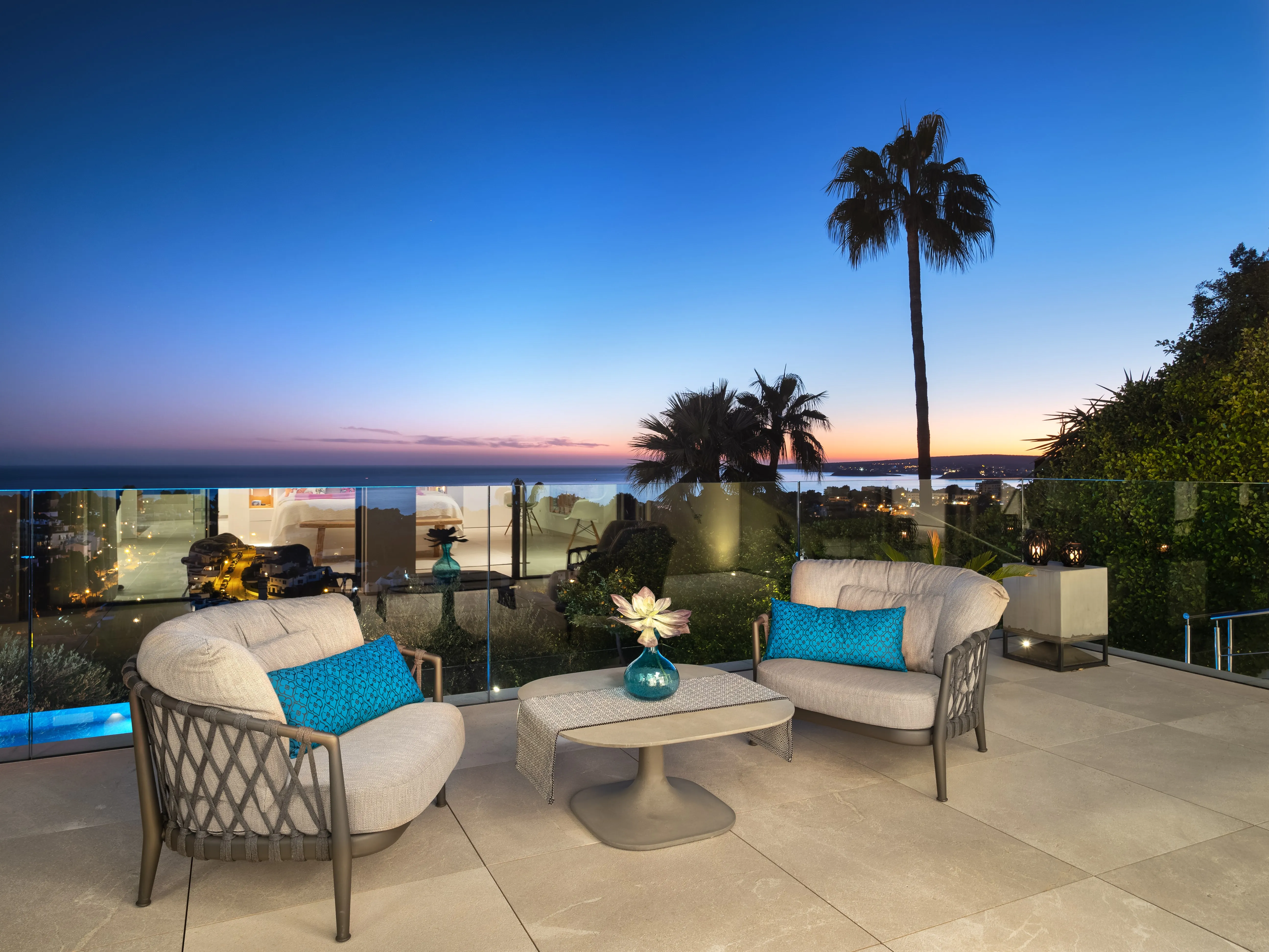 Villa moderne avec vue imprenable sur la mer à Anchorage Hill-24