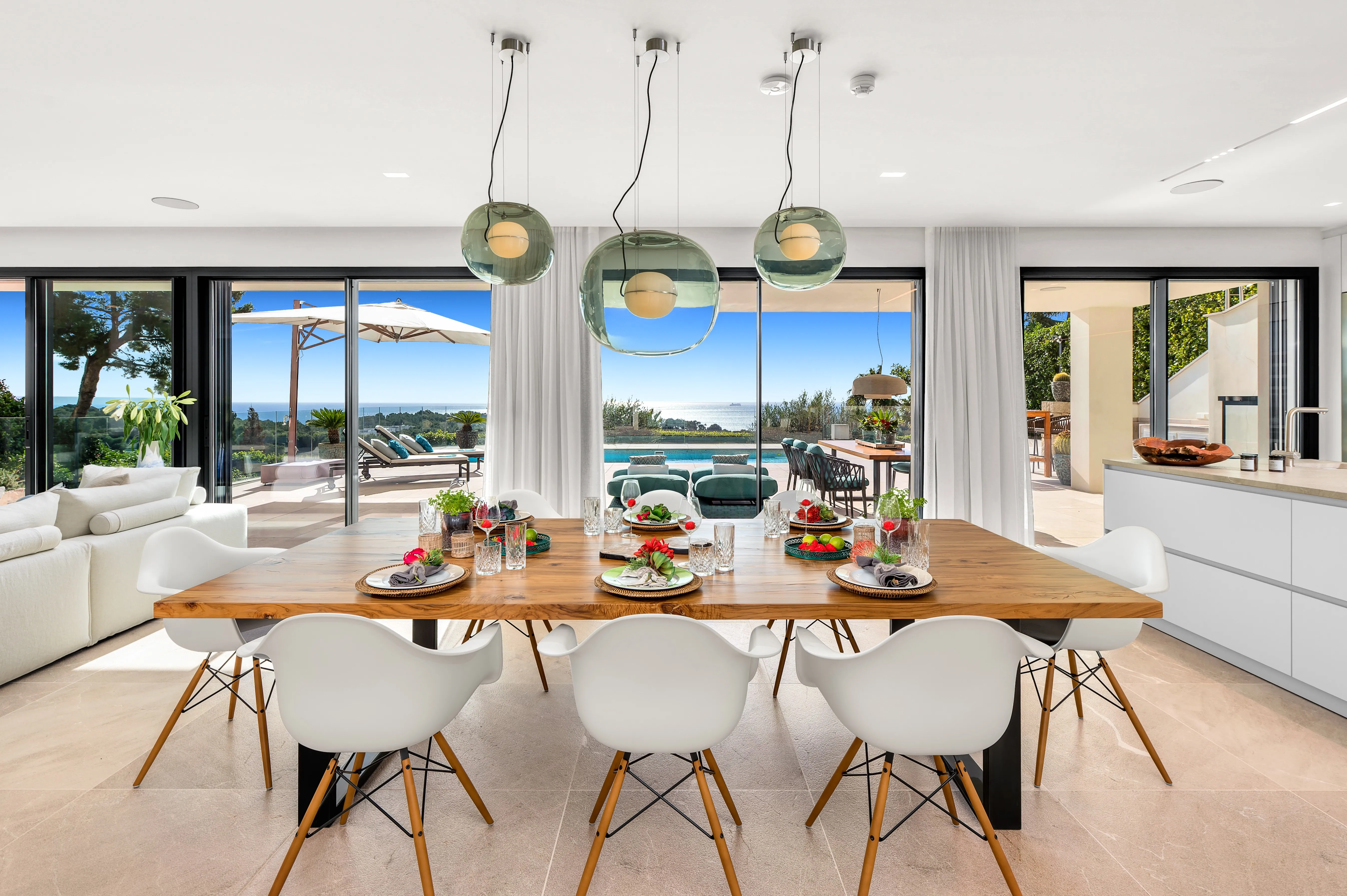 Modern and spacious villa with breathtaking sea views in Anchorage Hill-2