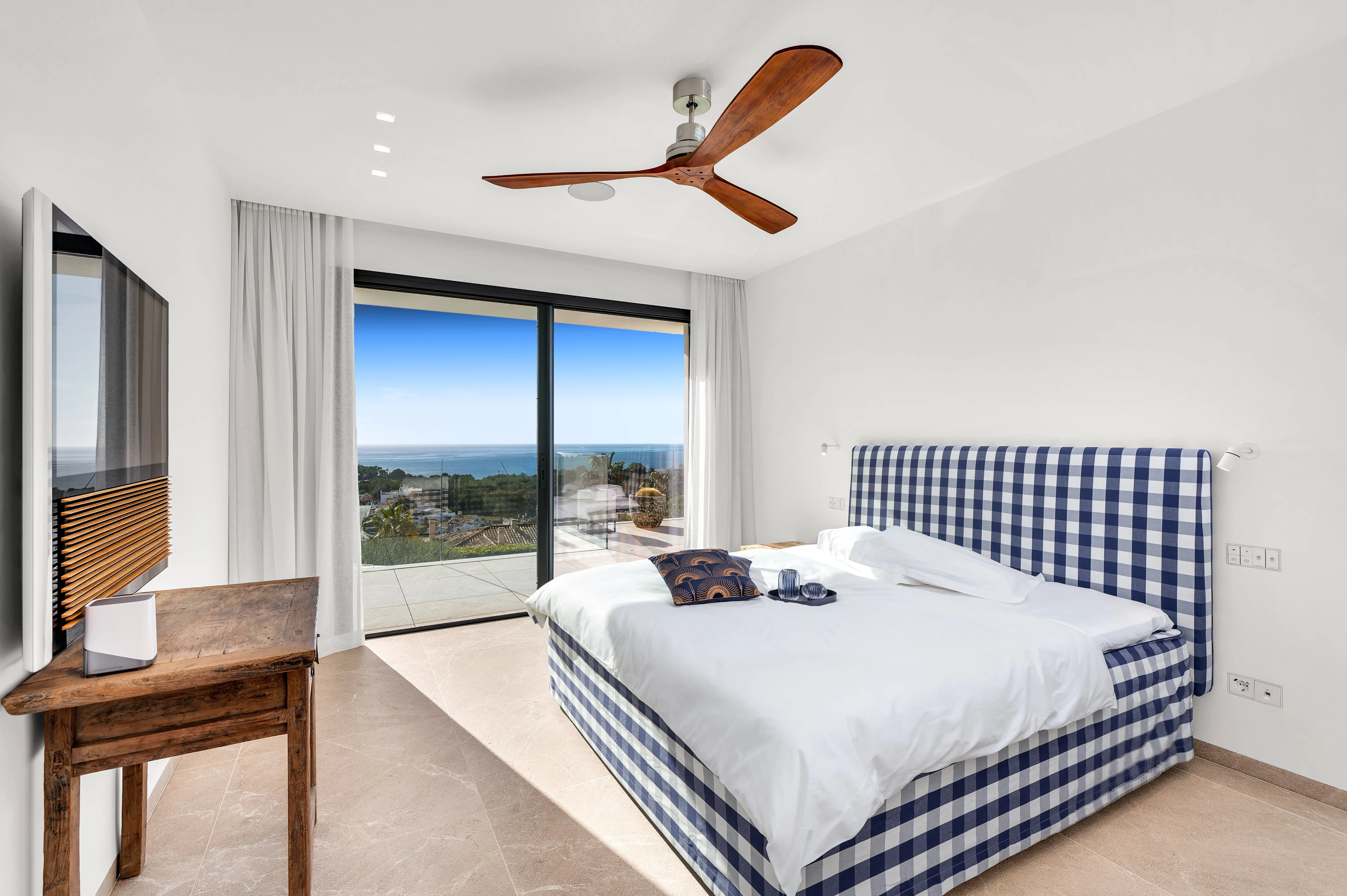 Modern and spacious villa with breathtaking sea views in Anchorage Hill-20