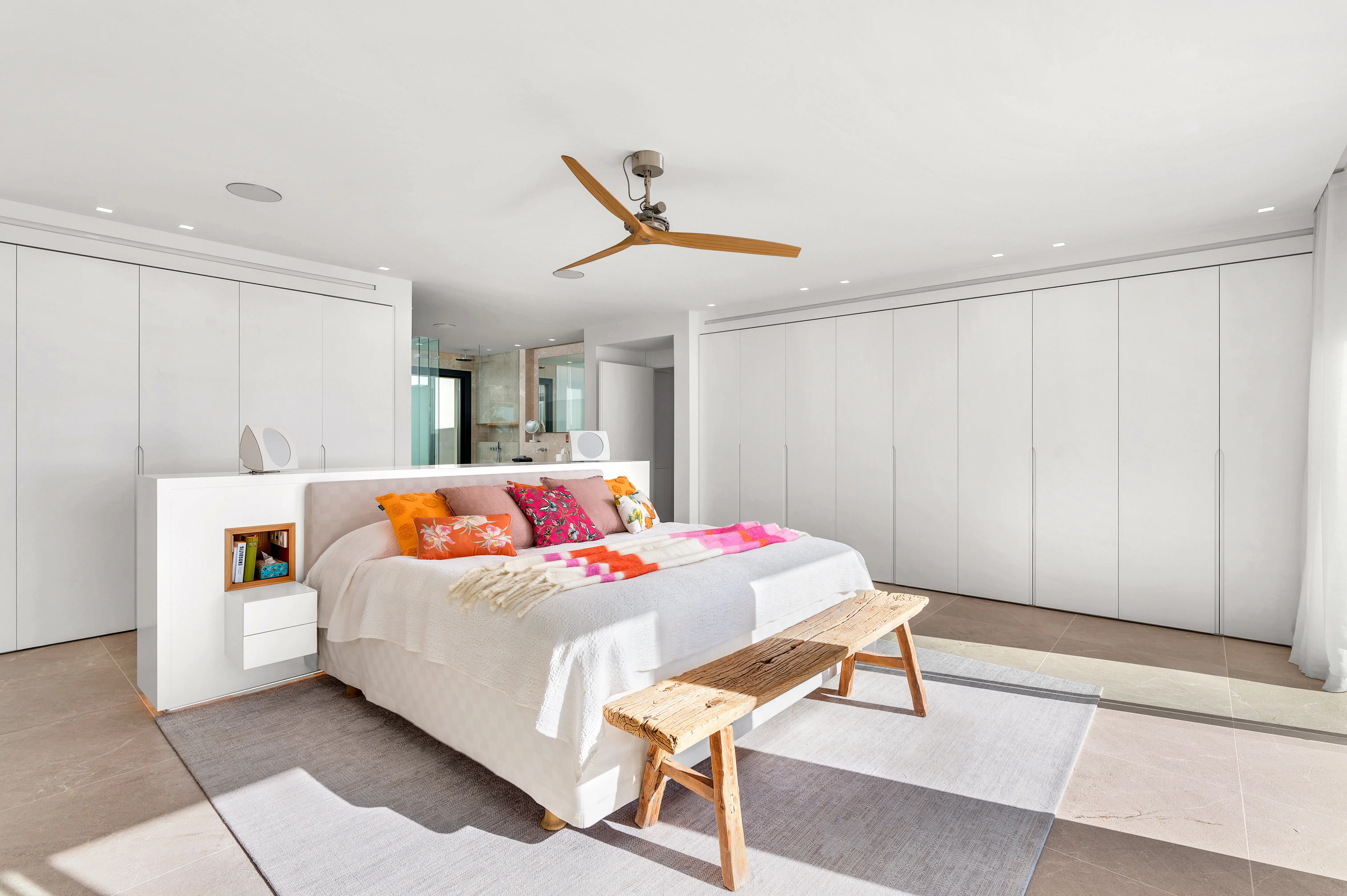 Moderne villa met adembenemend uitzicht op zee in Anchorage Hill-19