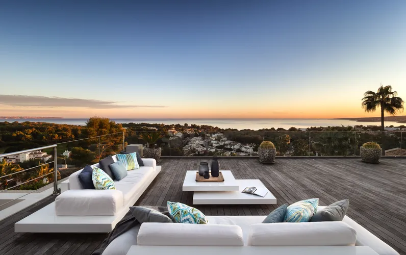 Moderne og rummelig villa med betagende havudsigt i Anchorage Hill