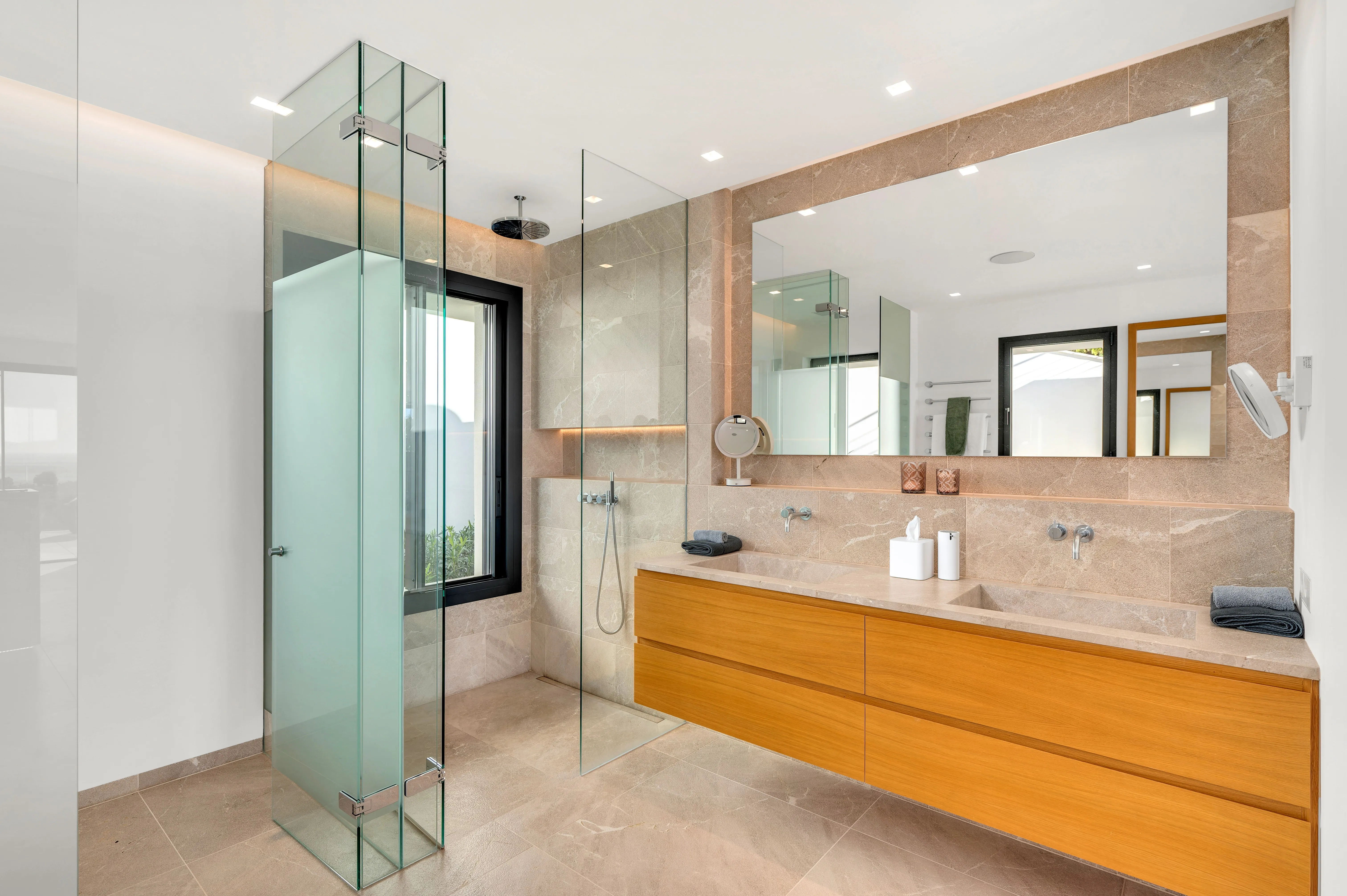 Modern and spacious villa with breathtaking sea views in Anchorage Hill-25