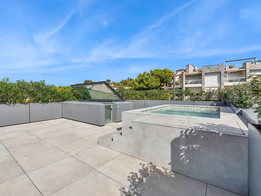 Wysokiej jakości nowo wybudowany penthouse z fantastycznym widokiem na morze i prywatnym tarasem na dachu z basenem-21