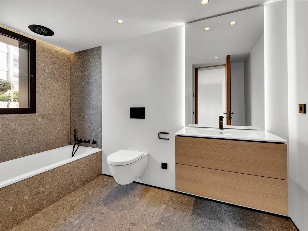 Wysokiej jakości nowo wybudowany penthouse z fantastycznym widokiem na morze i prywatnym tarasem na dachu z basenem-17