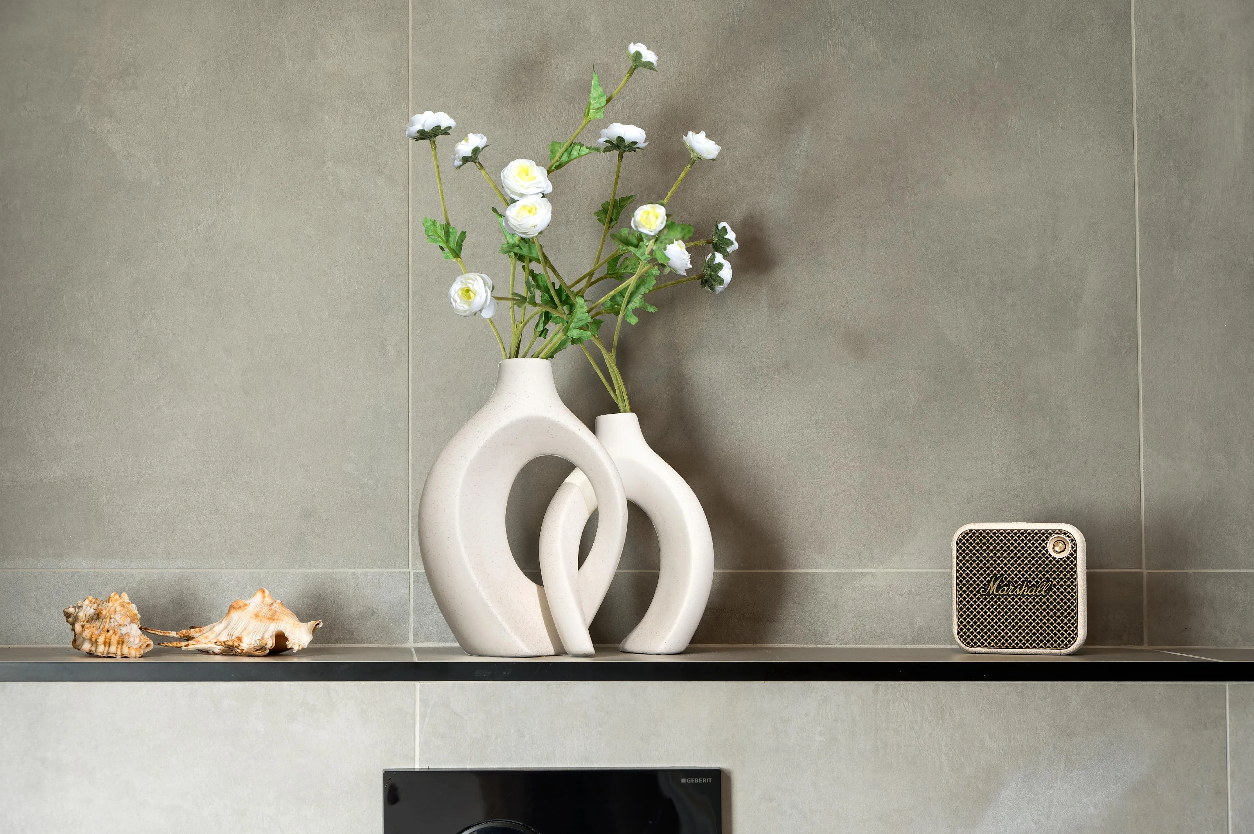 Charming renovated flat with private terrace-11