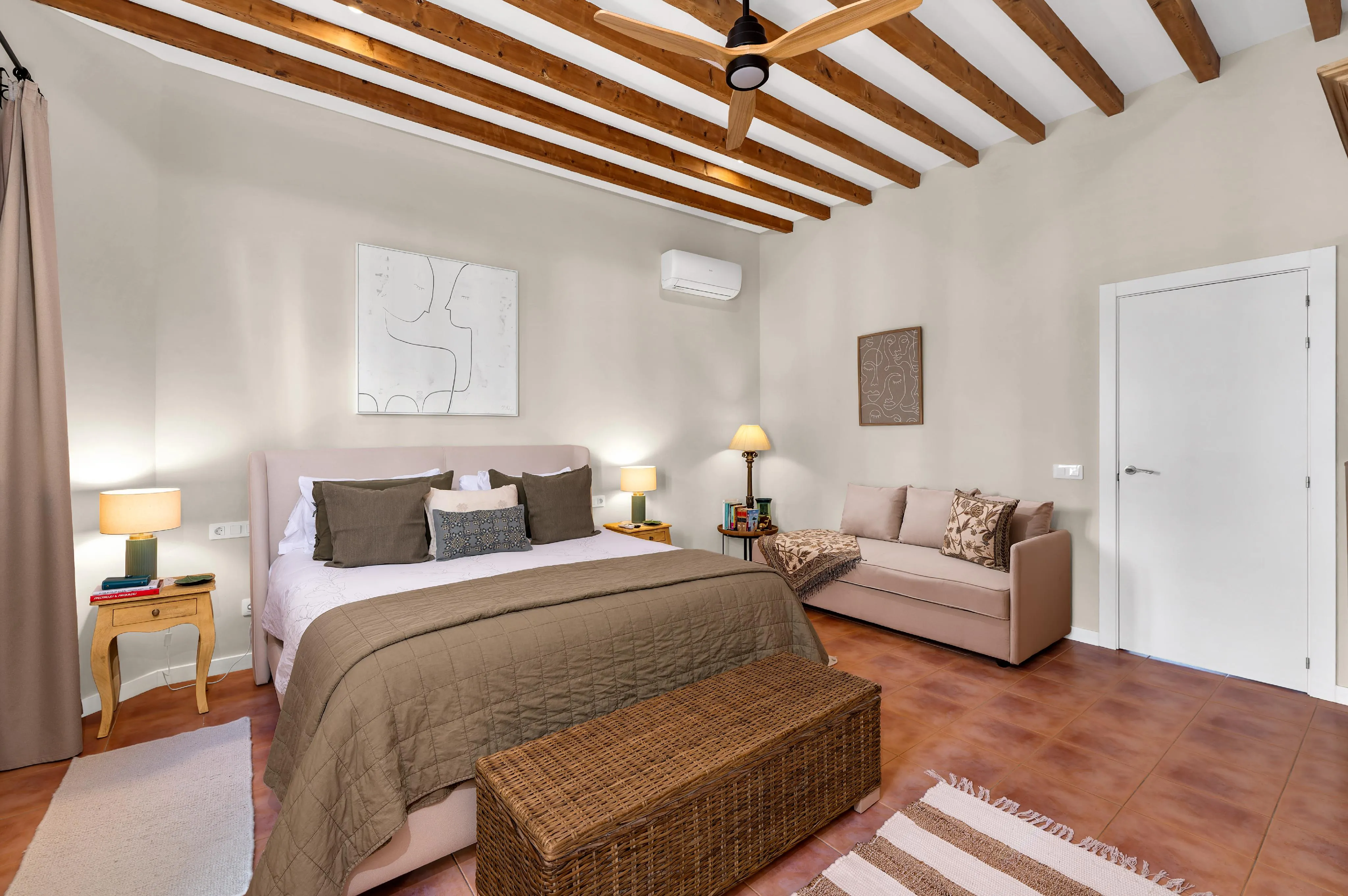 Charmant gerenoveerd appartement met privéterras-7