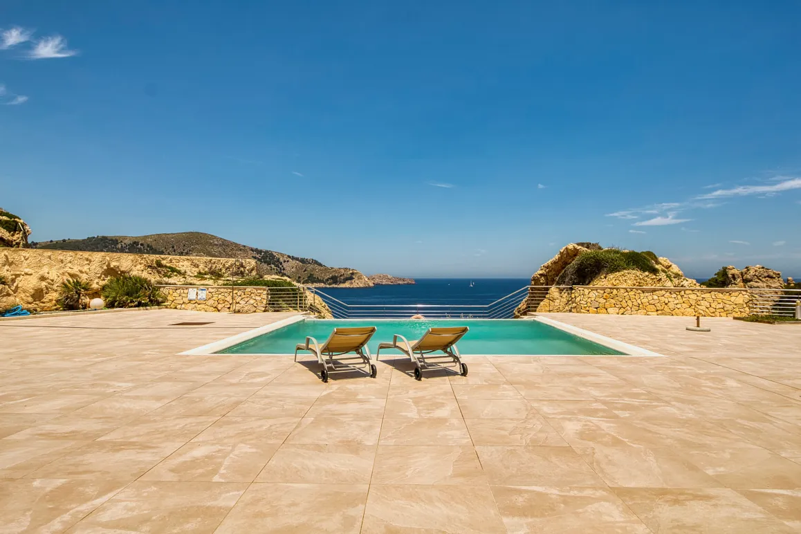 Casa adosada de lujo frente al mar en Capdepera, Mallorca-1