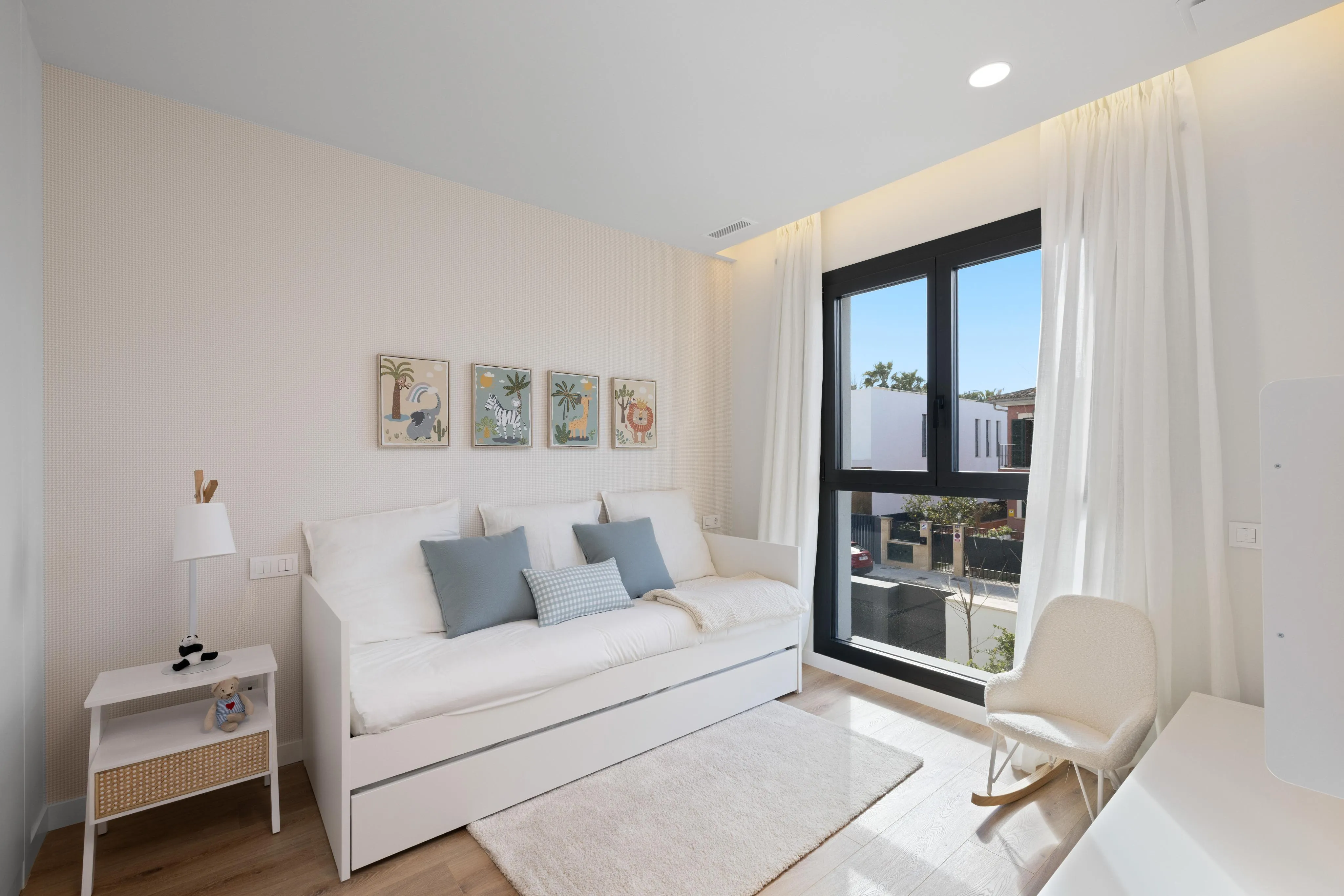 Nyt moderne hus med pool-7