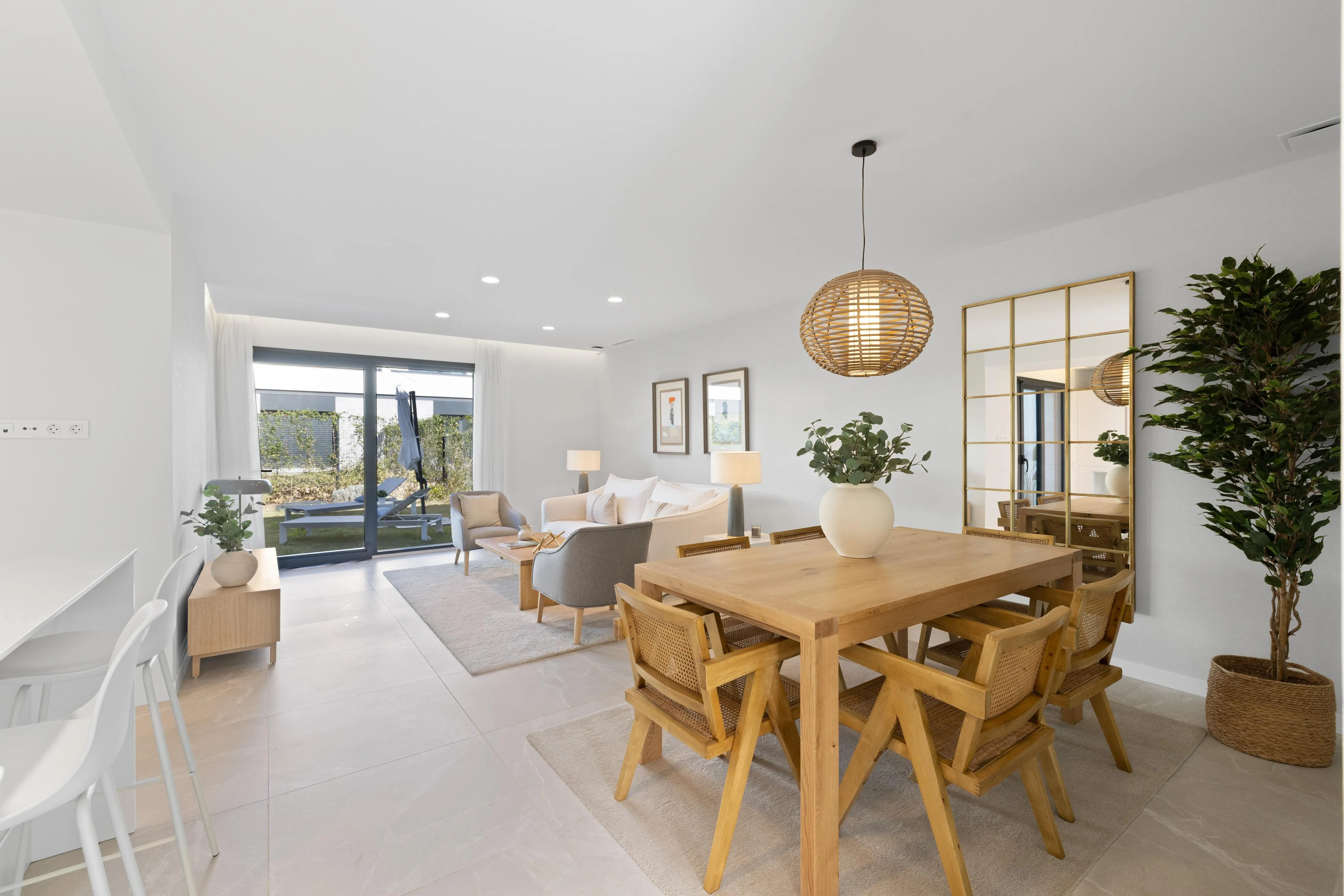 Nyt moderne hus med pool-3