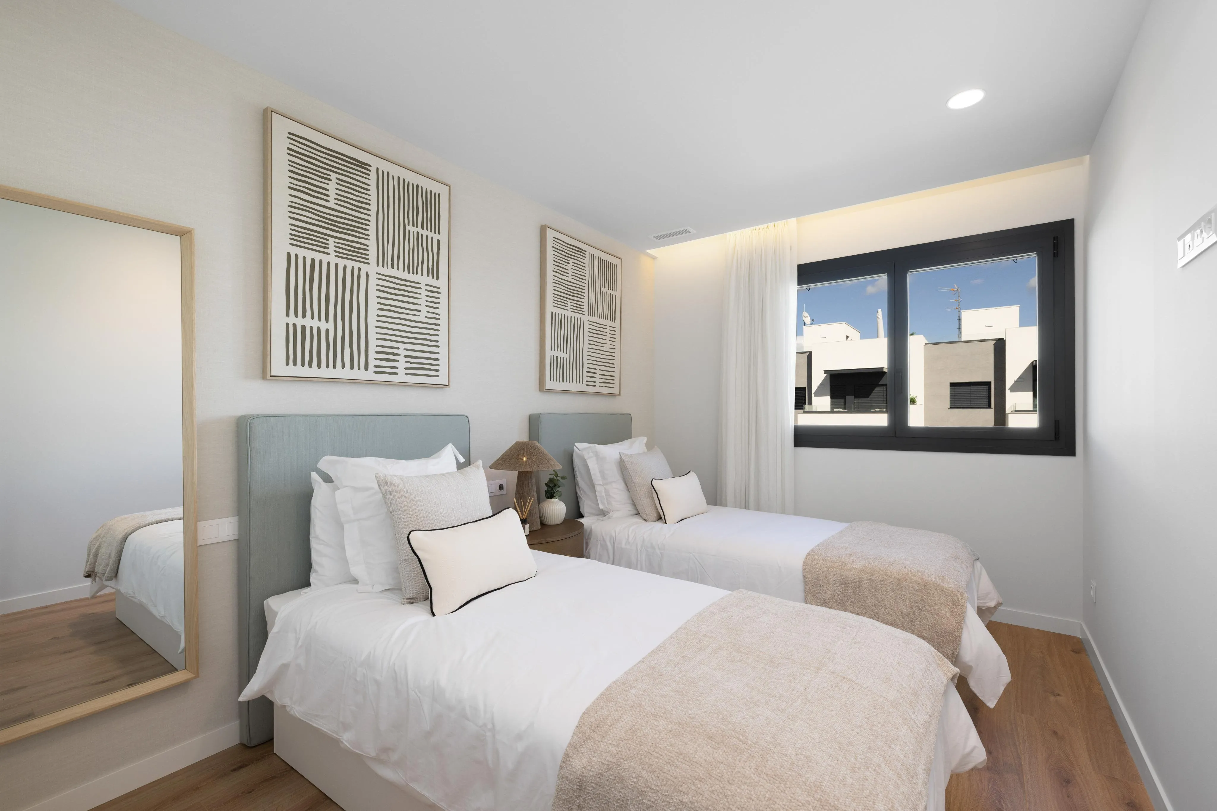 Nyt moderne hus med pool-10