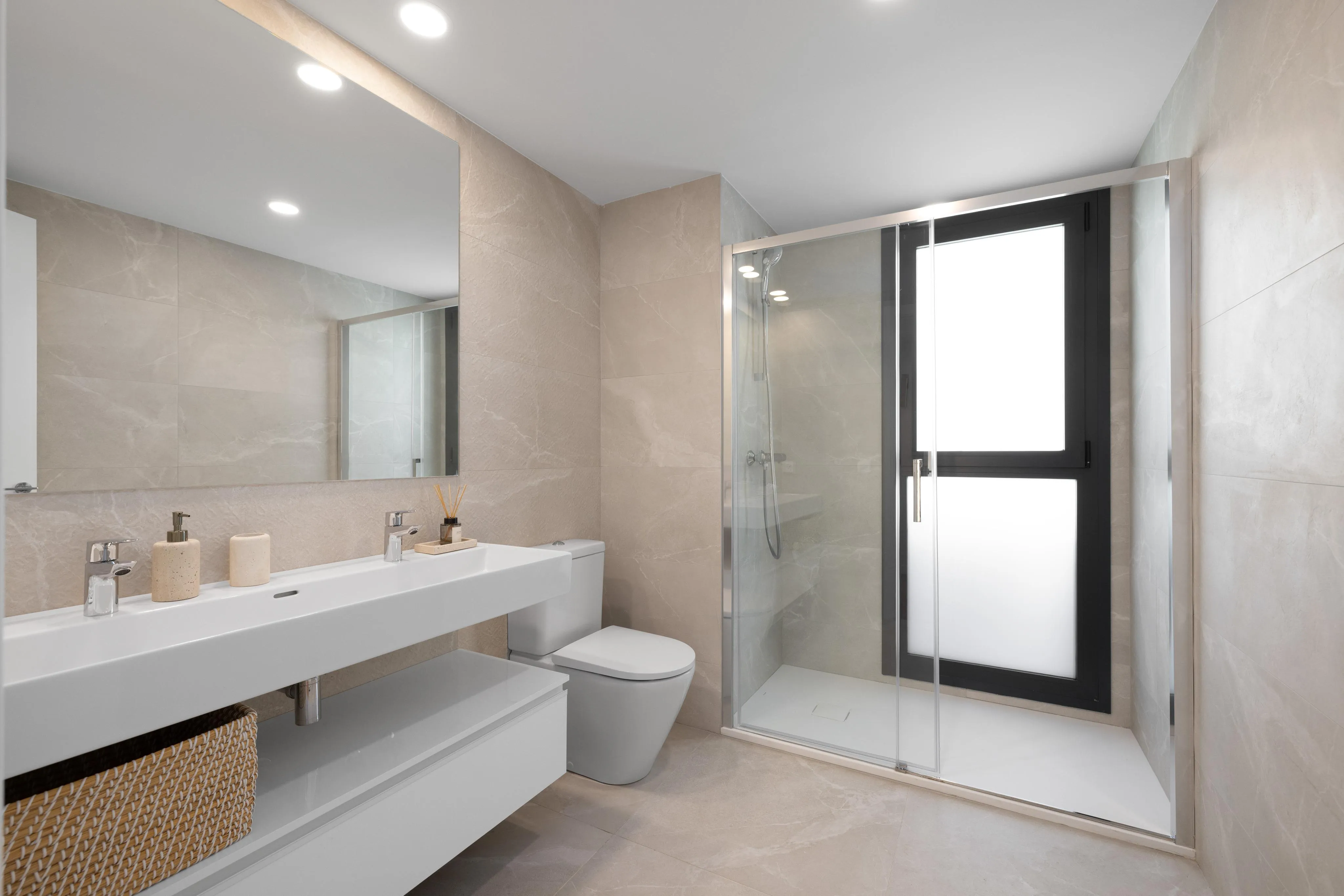 Nyt moderne hus med pool-8