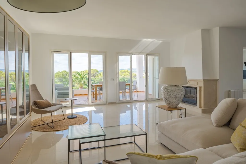 Eksklusiv villa med pool tæt på stranden-6