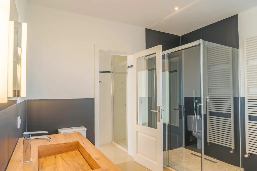 Eksklusiv villa med pool tæt på stranden-17