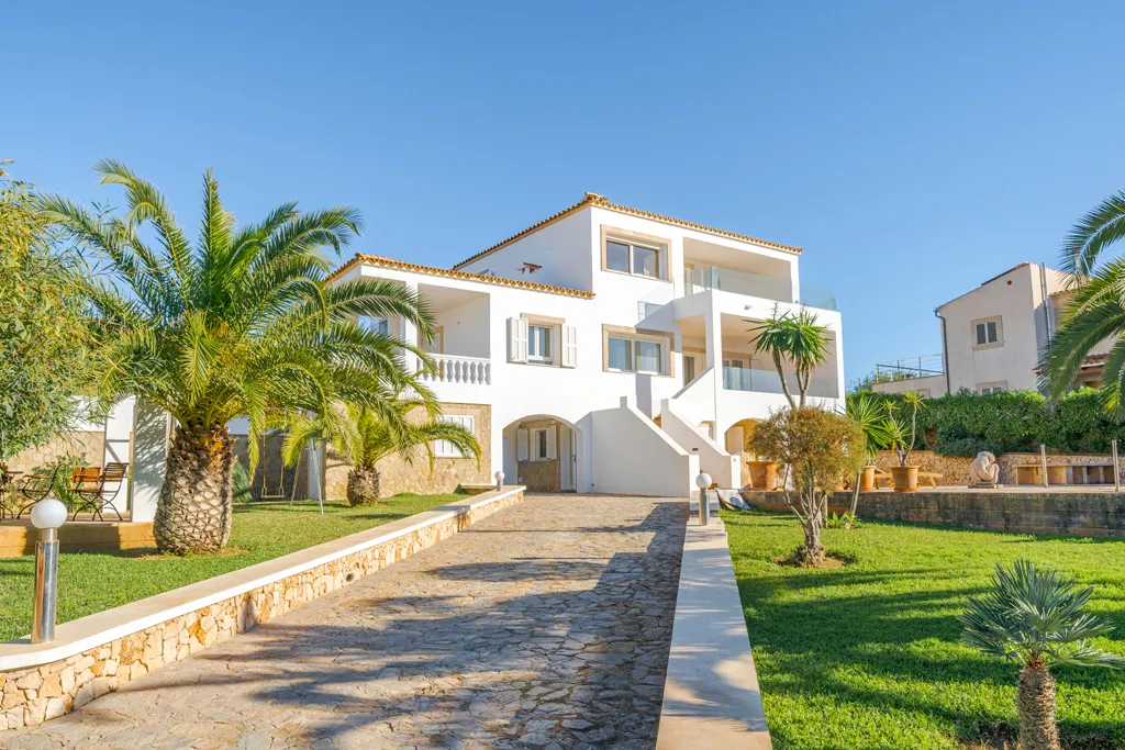 Ekskluzywna willa z basenem w pobliżu plaży-1