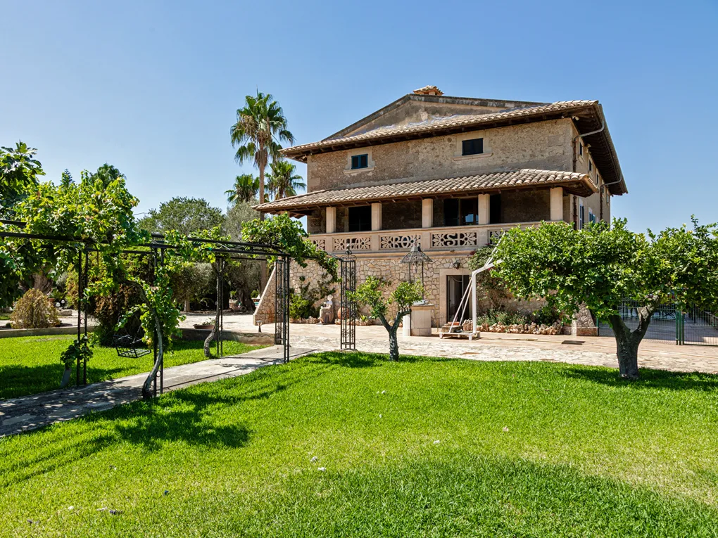 Villa mediterránea con carácter en Santa Maria-18