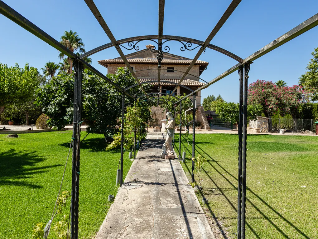 Villa mediterránea con carácter en Santa Maria-17
