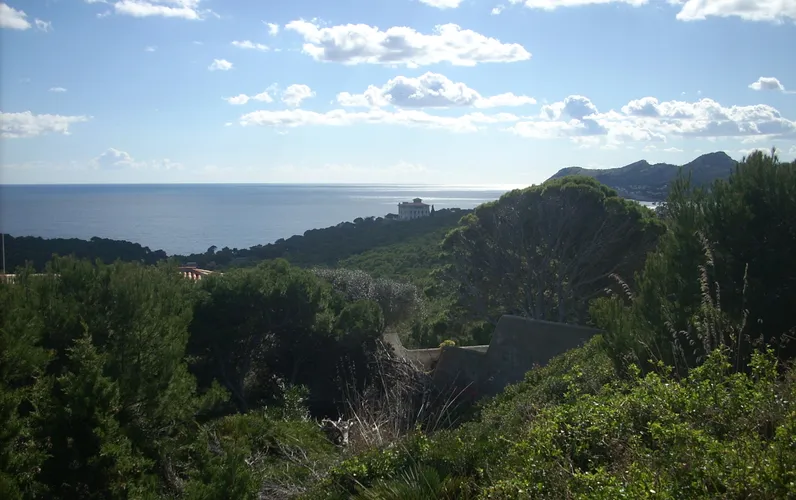Solar amb una vista impressionant al mar a Cala Ratjada