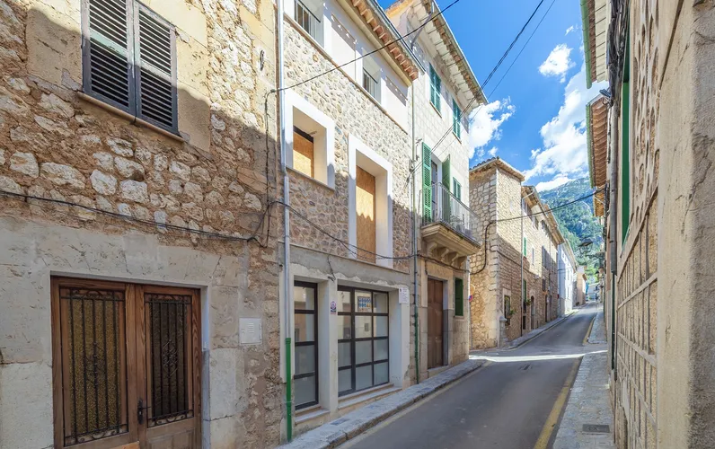 Casa de Poble en Construcció a Sóller
