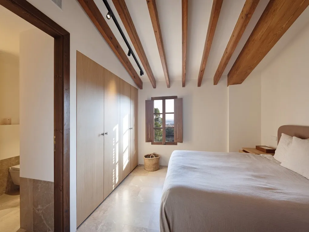 Charming Mediterranean villa with views of Palma and the sea-17