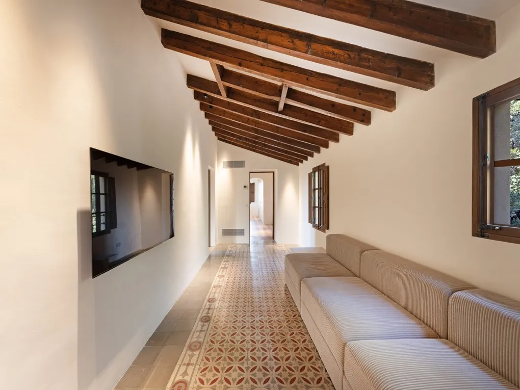 Charming Mediterranean villa with views of Palma and the sea-11