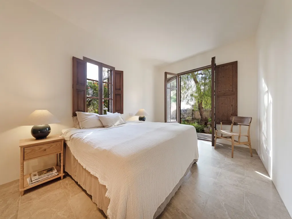 Charming Mediterranean villa with views of Palma and the sea-21