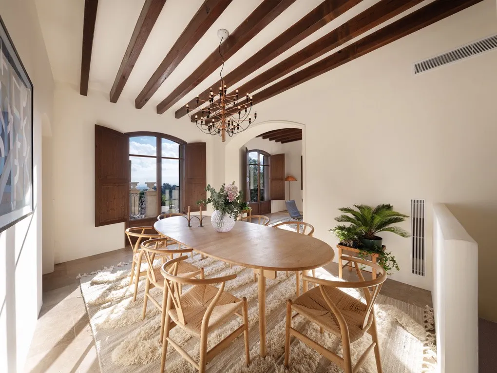 Charming Mediterranean villa with views of Palma and the sea-7