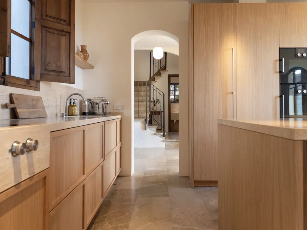 Charming Mediterranean villa with views of Palma and the sea-10