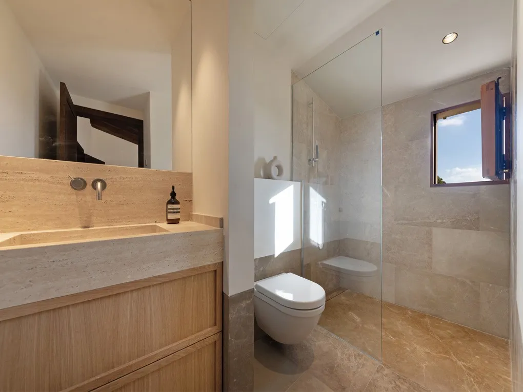 Charming Mediterranean villa with views of Palma and the sea-18