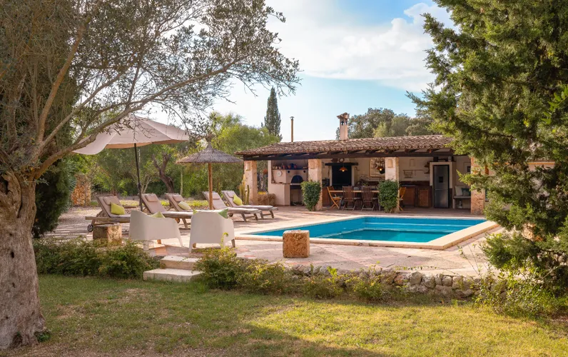 Idílica casa de campo con anexo para invitados, piscina y licencia ETV en Costitx