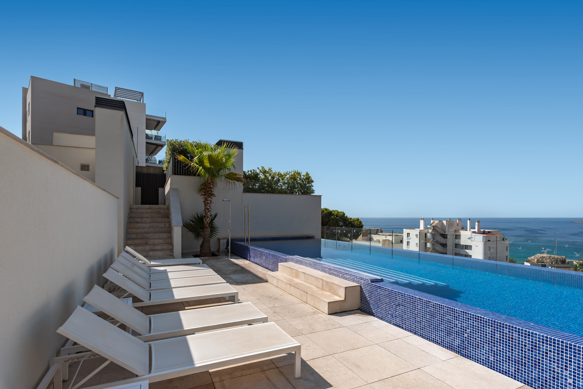 Elegant New-Build Sea-View Apartment with Exclusive Amenities in Cala Major-19
