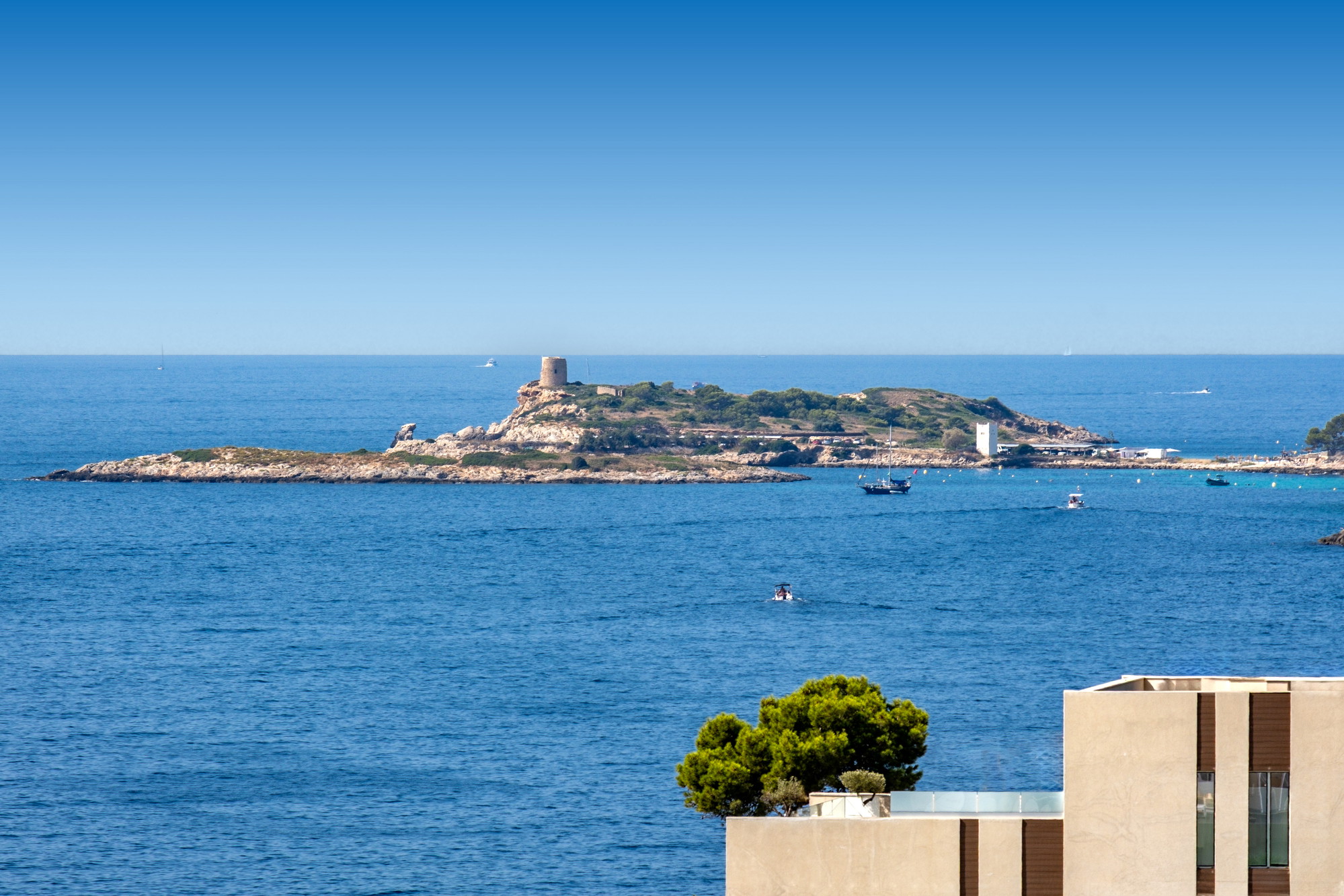 Elegant New-Build Sea-View Apartment with Exclusive Amenities in Cala Major-17