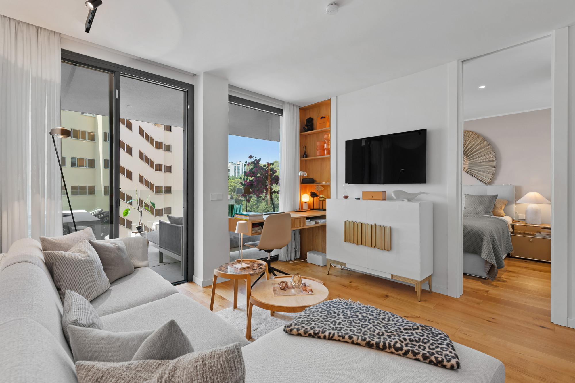 Elegant New-Build Sea-View Apartment with Exclusive Amenities in Cala Major-4