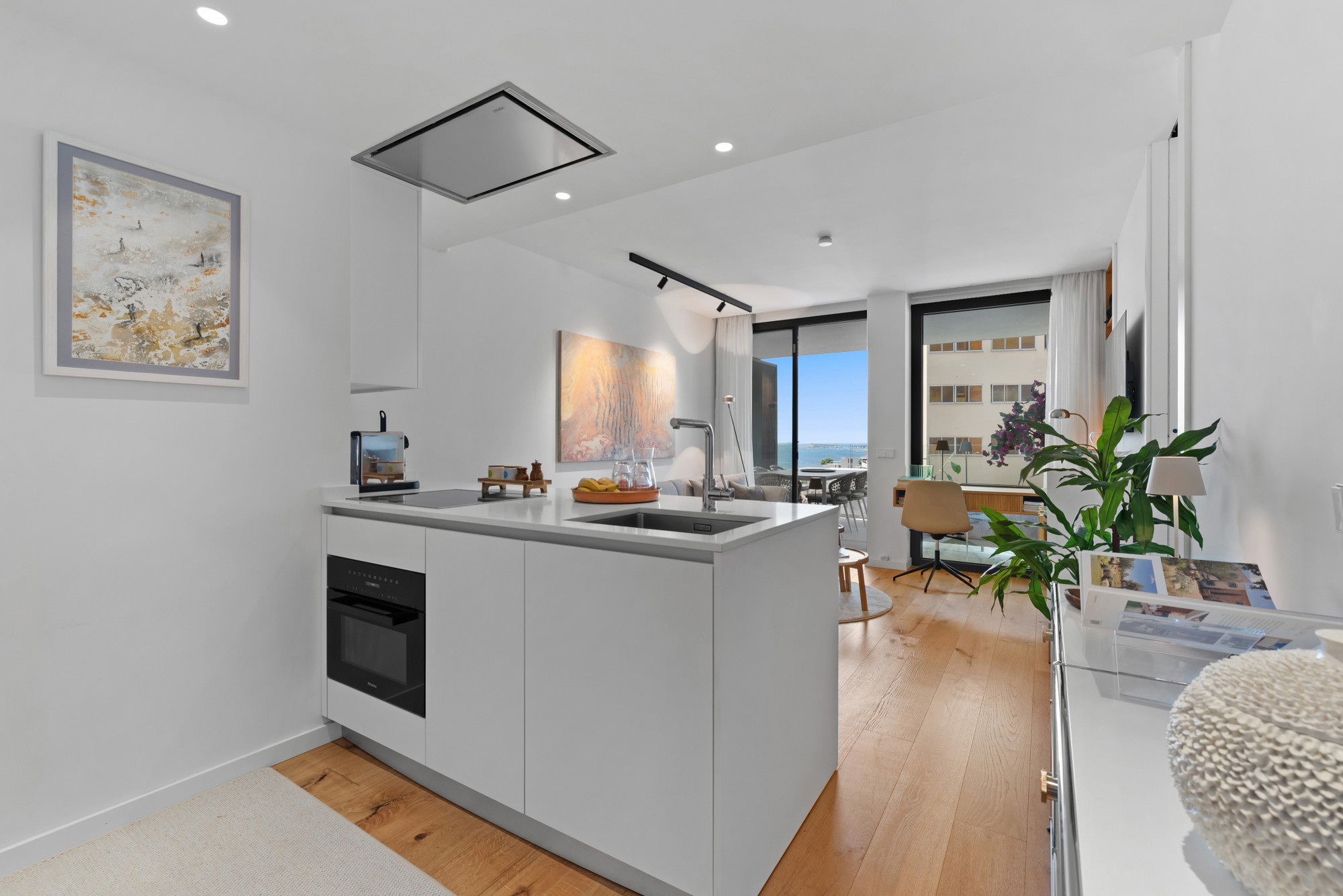 Elegant New-Build Sea-View Apartment with Exclusive Amenities in Cala Major-7