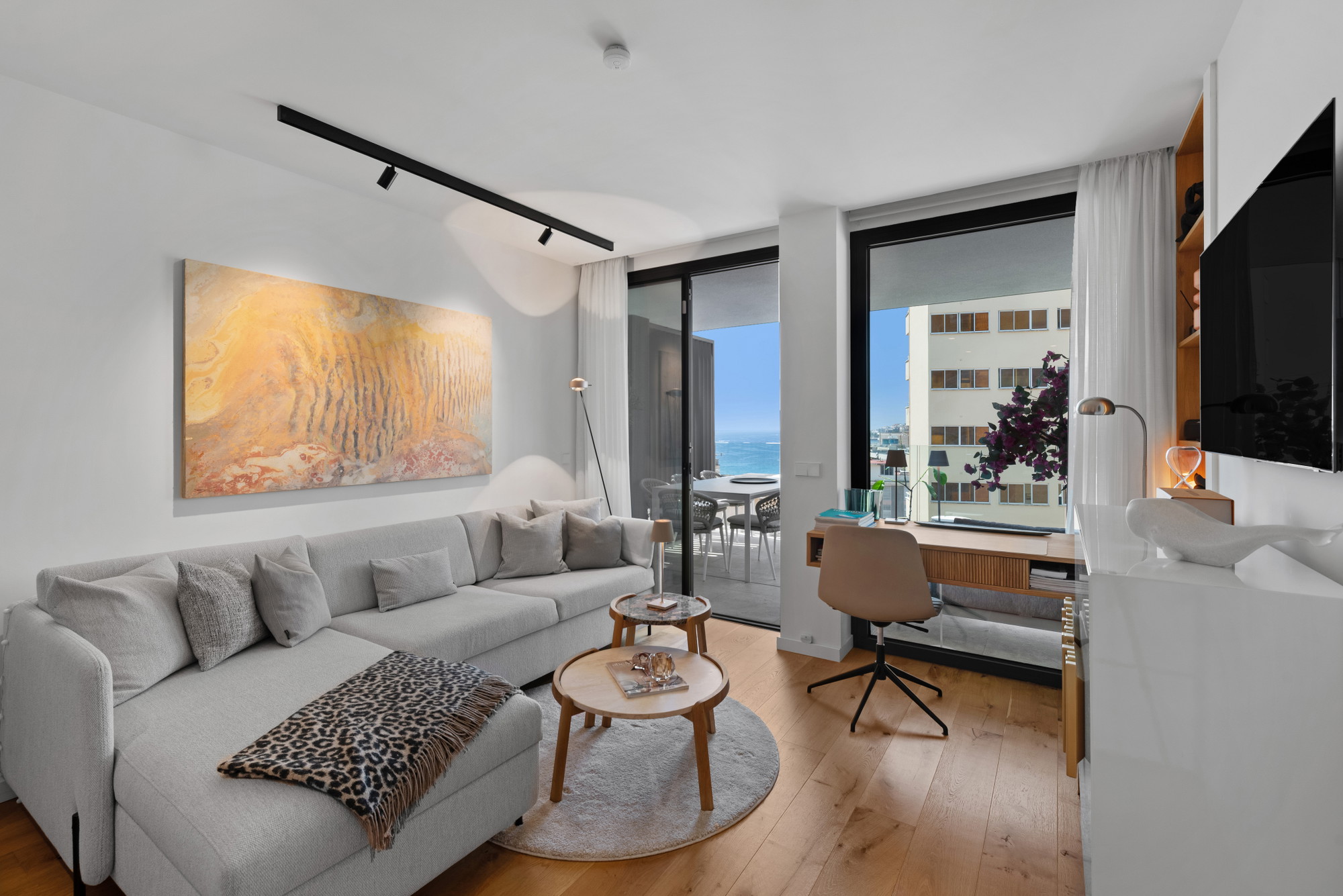 Elegant New-Build Sea-View Apartment with Exclusive Amenities in Cala Major-5