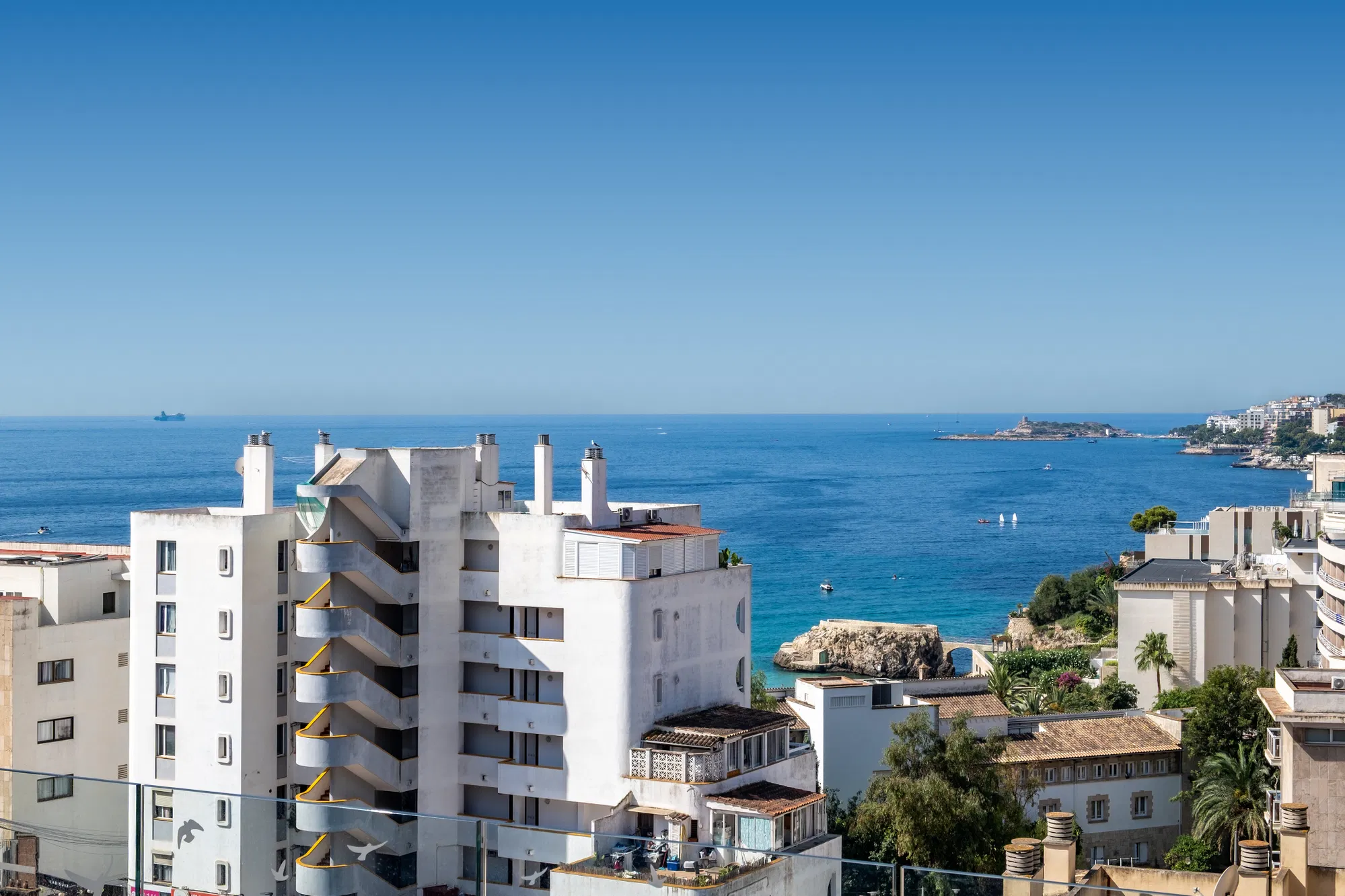 Elegant New-Build Sea-View Apartment with Exclusive Amenities in Cala Major-16