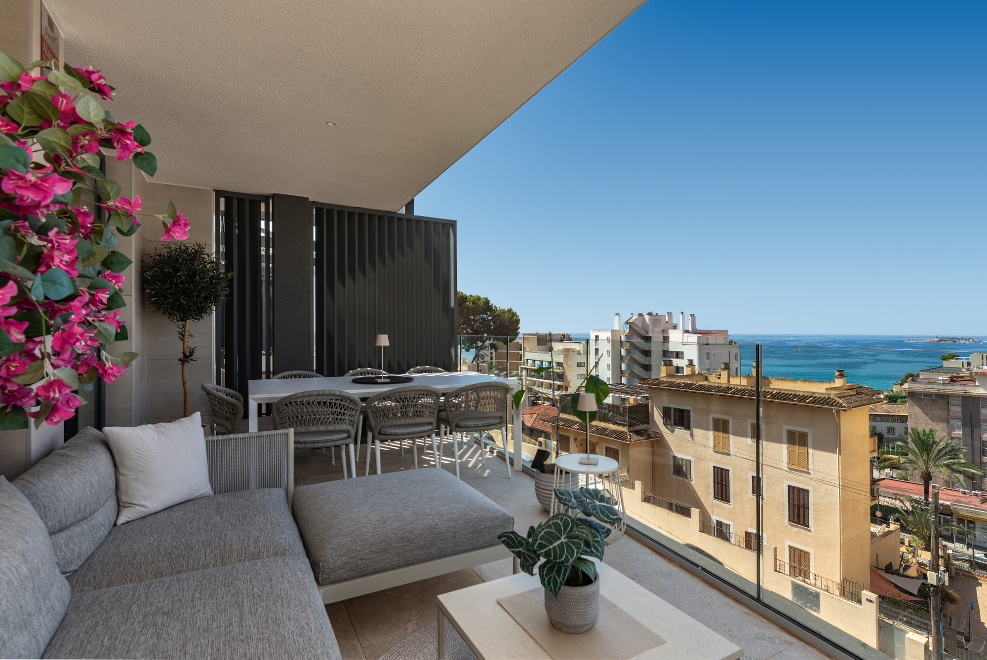 Elegant New-Build Sea-View Apartment with Exclusive Amenities in Cala Major-2