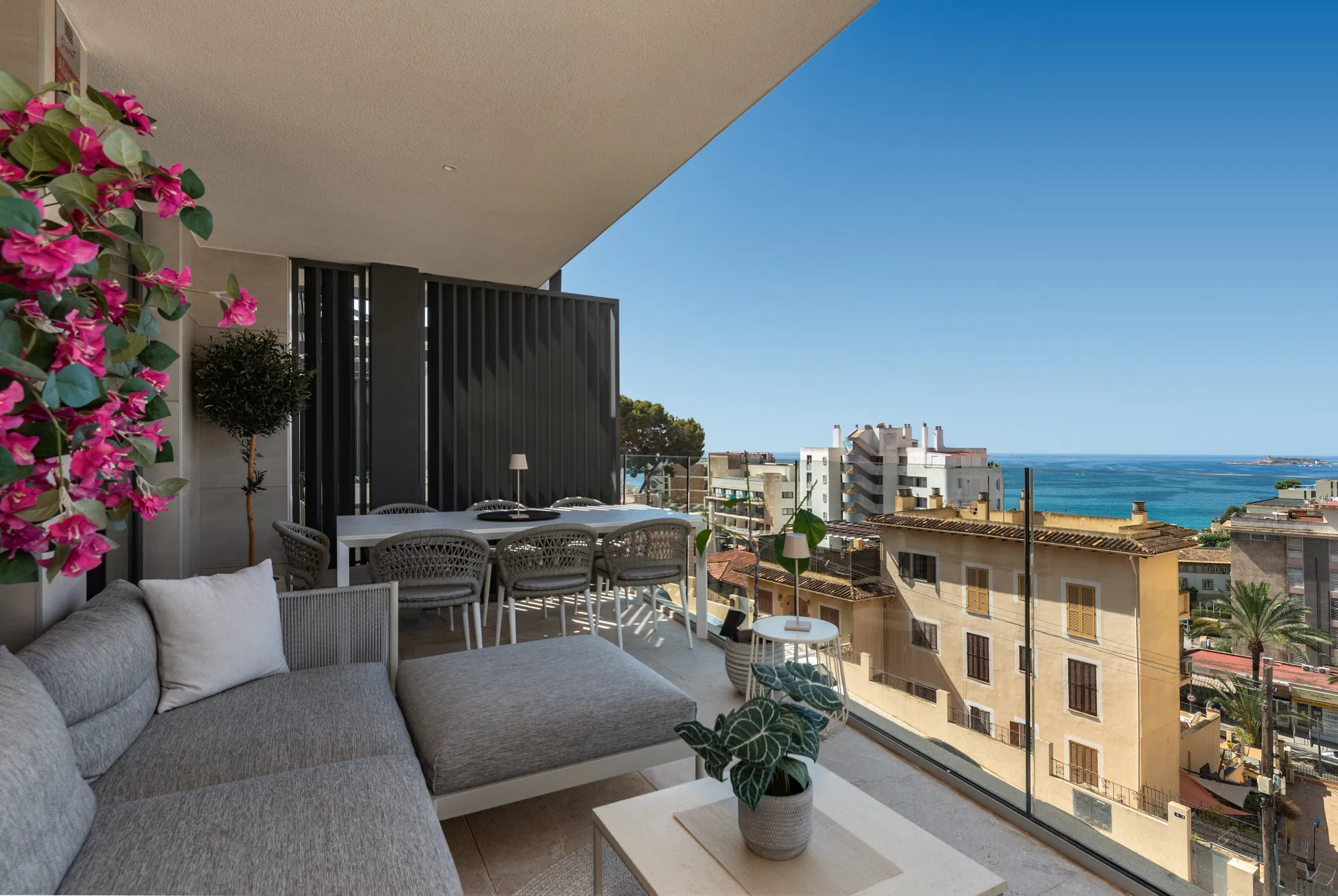 Elegant New-Build Sea-View Apartment with Exclusive Amenities in Cala Major-2